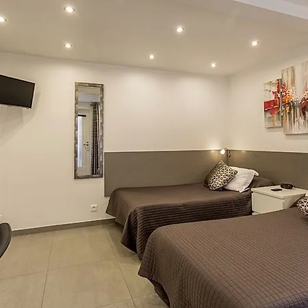 De L'horloge Hotel 4*
